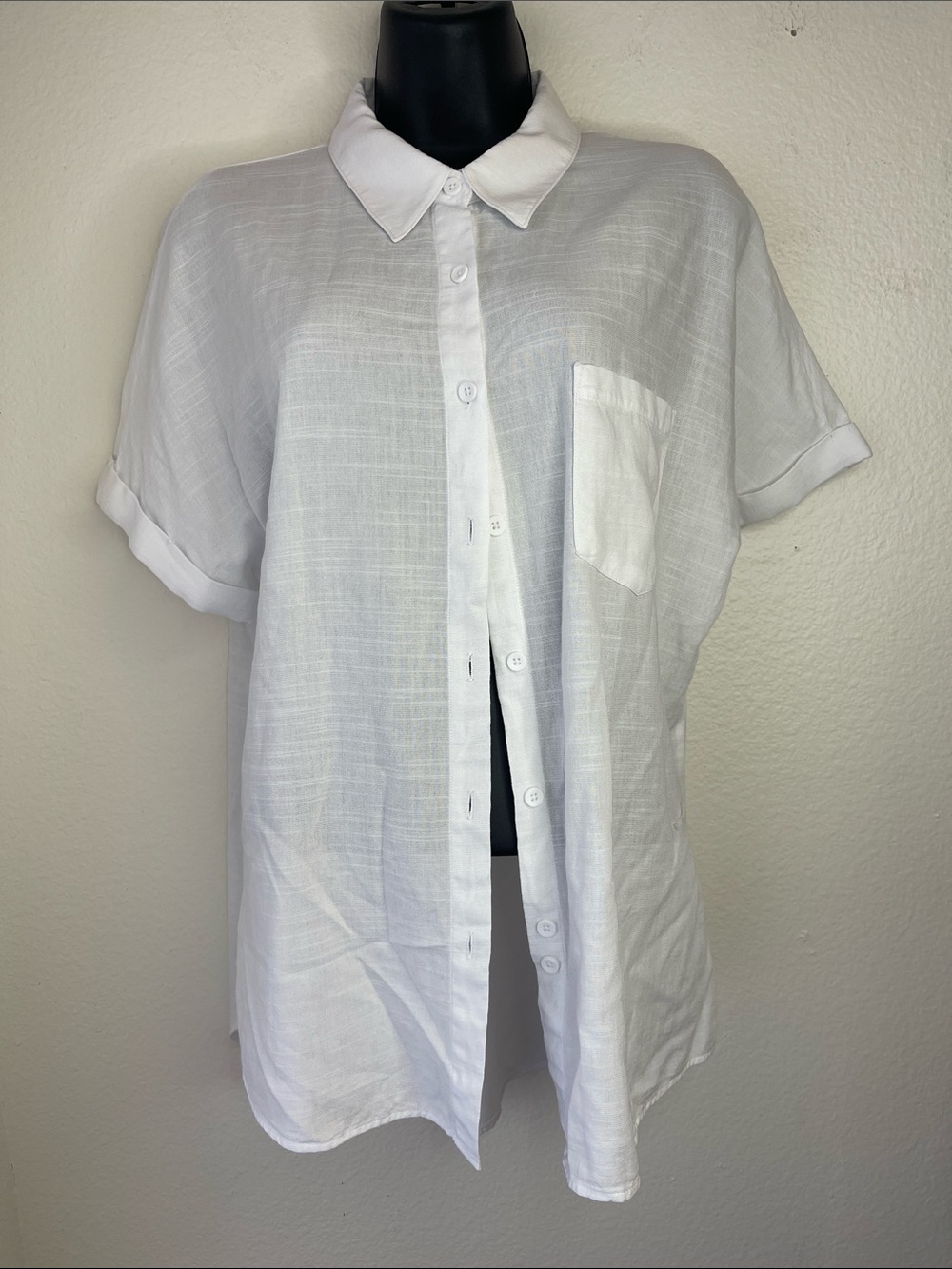Men's White Short-Sleeve Button-Up Shirt